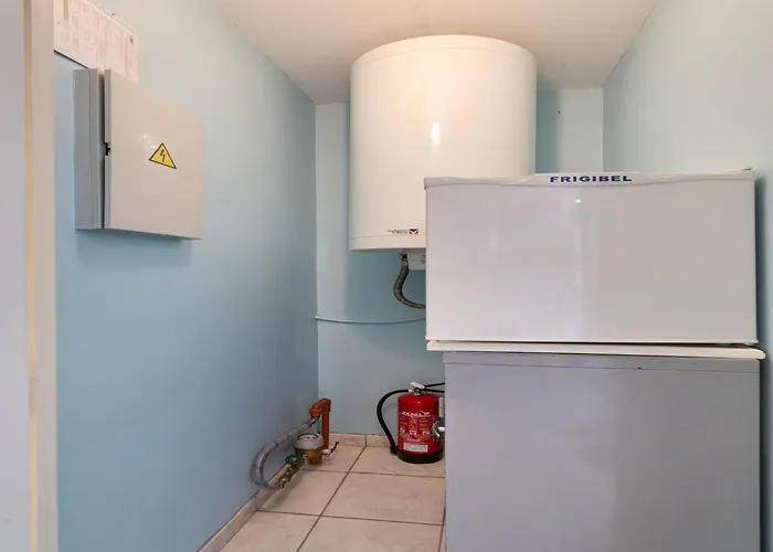 Apartment In With Marina Views